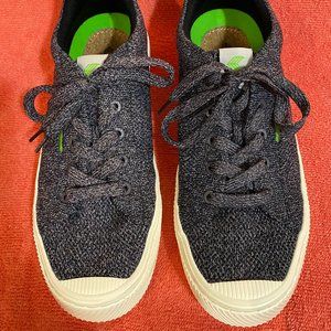 Cariuma IBI Low Sneakers Woman U.S. Size 8.5 - Stone Grey Knit